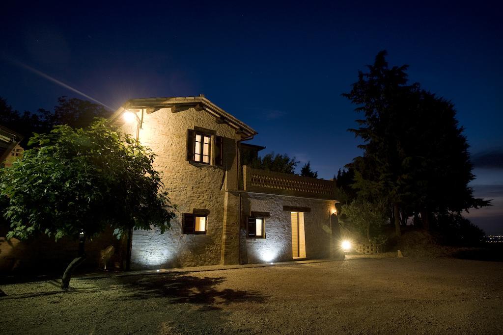 Agriturismo Il Girasole モンテファルコ エクステリア 写真