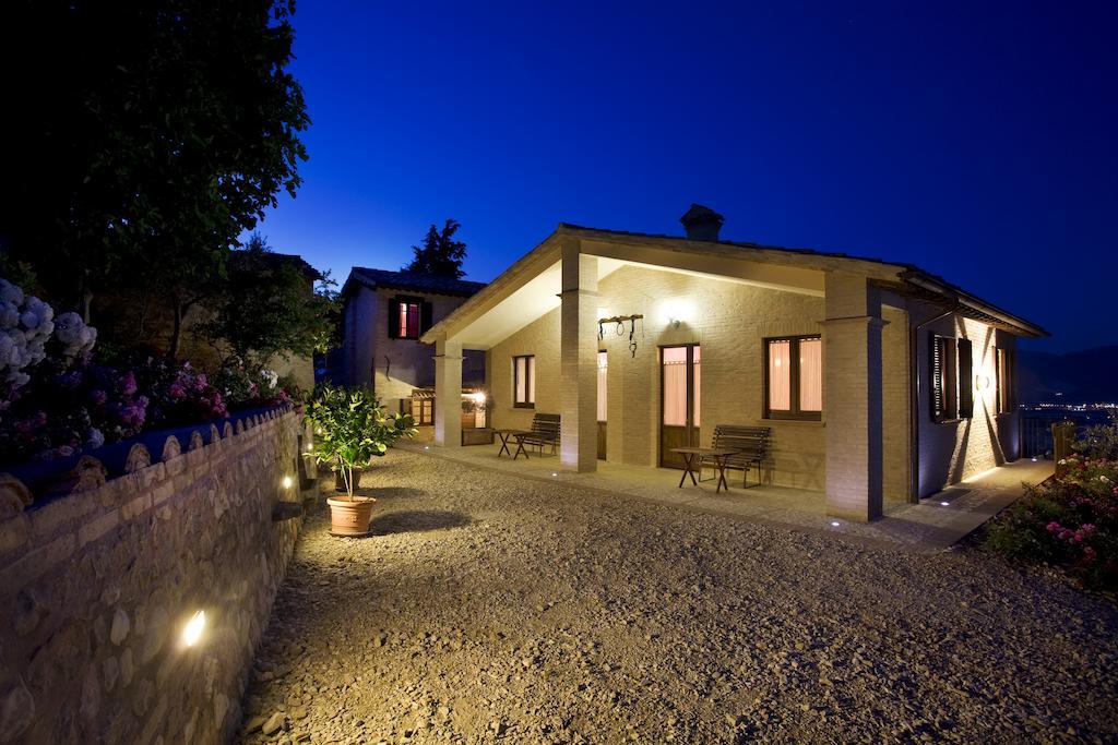 Agriturismo Il Girasole モンテファルコ エクステリア 写真