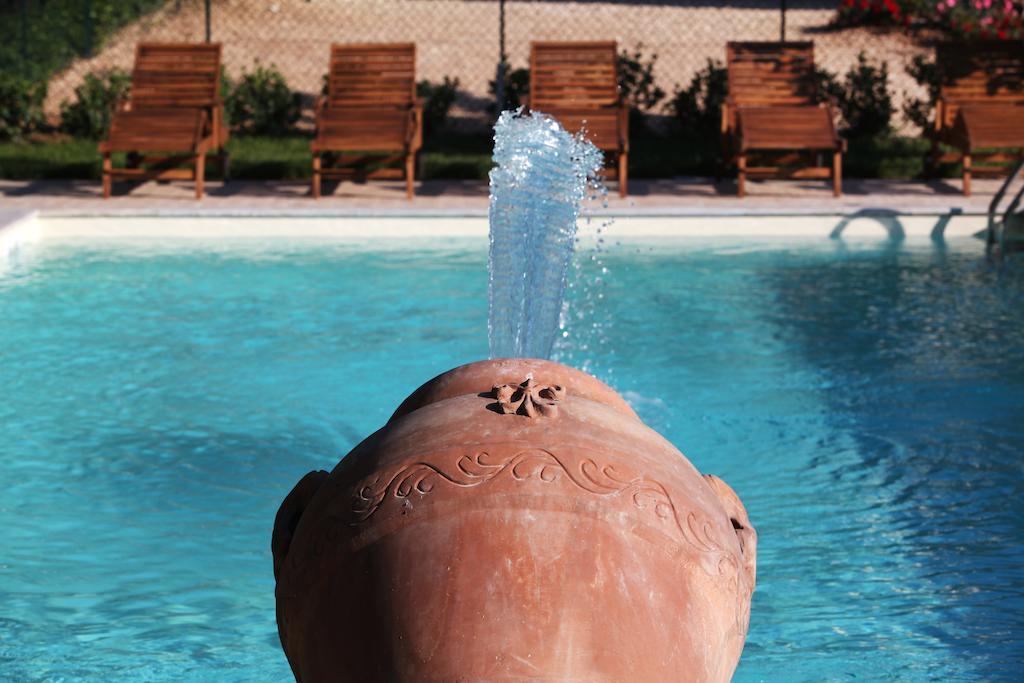 Agriturismo Il Girasole モンテファルコ エクステリア 写真